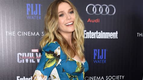 elizabeth olsen big boobs|Elizabeth Olsen Reveals Red Carpet Gowns Make Her Feel Very。